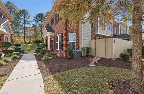 1081 Gamston Ln, Virginia Beach, VA 23455