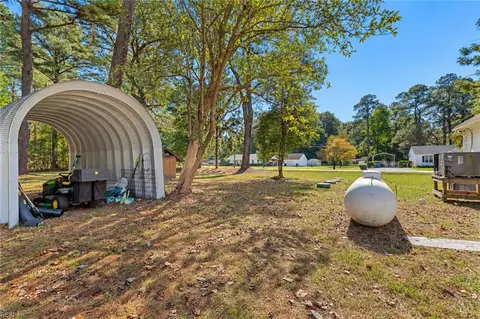 Exterior - 401 Truitt Rd, Chesapeake, VA 23321 photo 3 of 11