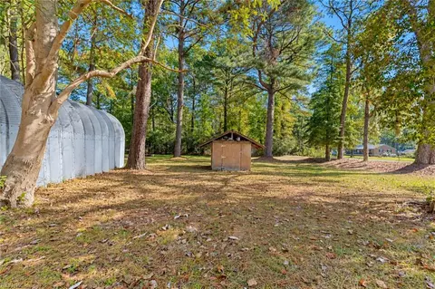 Exterior - 401 Truitt Rd, Chesapeake, VA 23321 photo 4 of 11