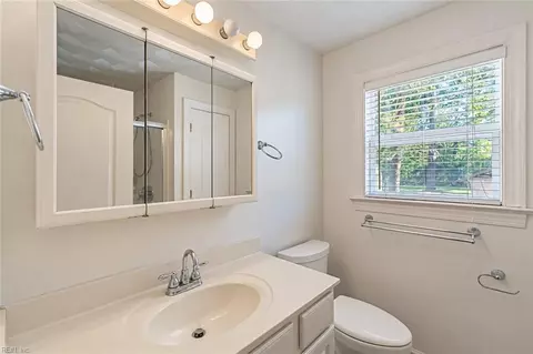 Bath - 401 Truitt Rd, Chesapeake, VA 23321 photo 1 of 3