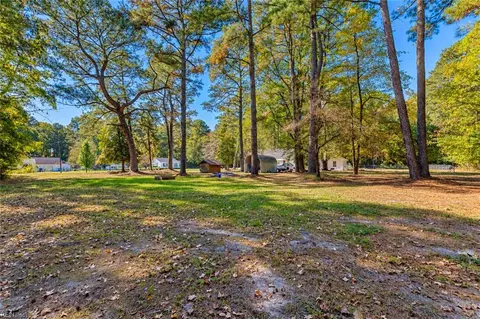 Exterior - 401 Truitt Rd, Chesapeake, VA 23321 photo 9 of 11