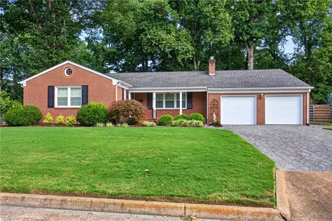 24 Beverly Hills Dr, Newport News, VA 23606