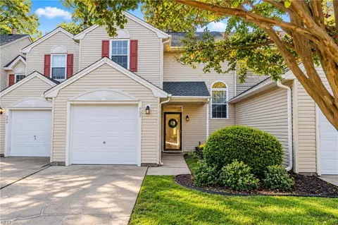 902 Lake Forest Dr, Newport News, VA 23602