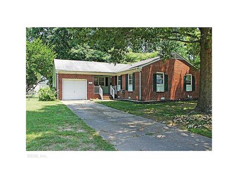 118 Pocahontas Dr, Newport News, VA 23602