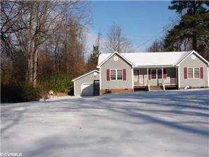 515 E Irvin St, Blackstone, VA 23824 photo 1