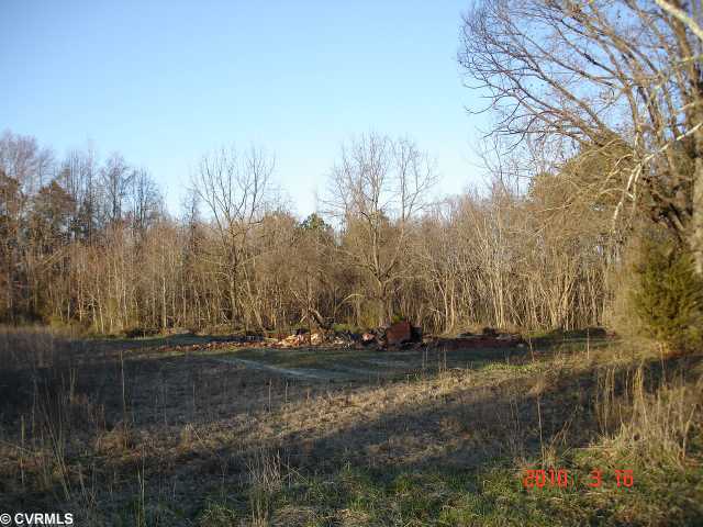 20520 Harris Dr, Sutherland, VA 23885 photo 2
