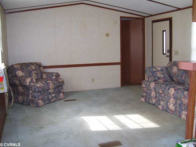 15421 Wright Rd, Amelia Court House, VA 23002 photo 4