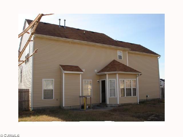 201 Chenango St, Suffolk, VA 23434 photo 2