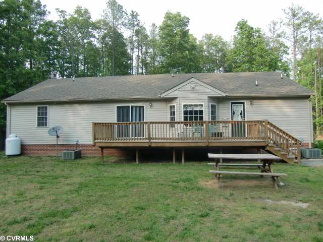 451 Pine Ln, King William, VA 23086 photo 2