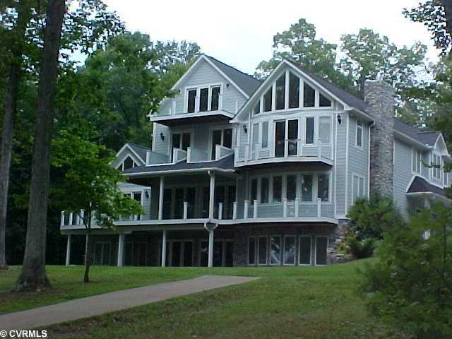 530 Periwinkle Rd, Moneta, VA 24121 photo 1