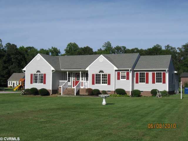2121 Spain Dr, Petersburg, VA 23805 photo 1
