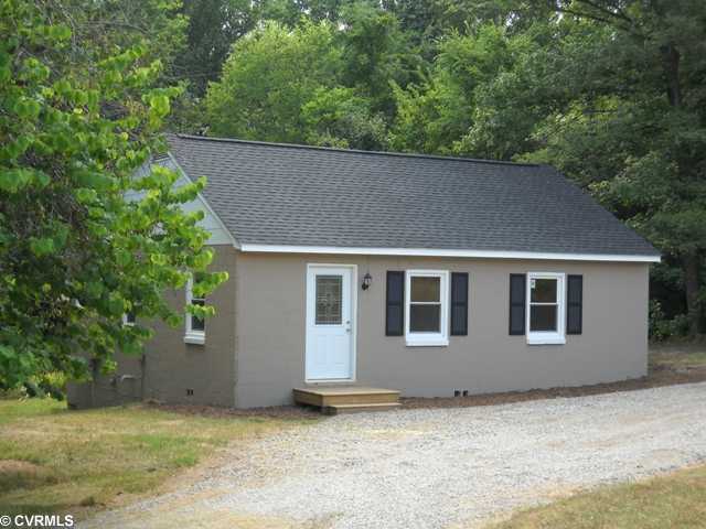 1093 E Courthouse Rd, Blackstone, VA 23824 photo 1