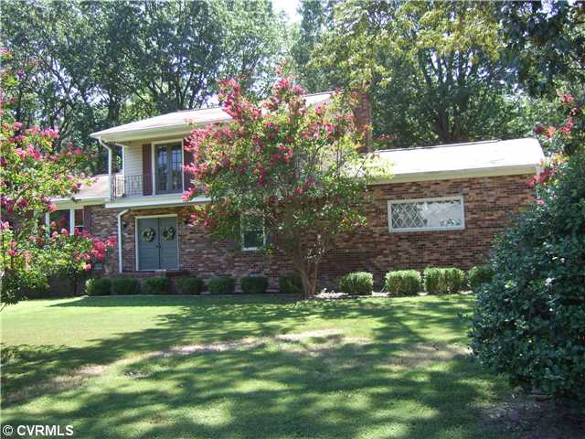 2921 Blithe Dr, Chester, VA 23831 photo 1
