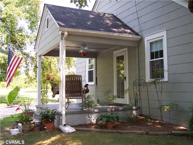 45 School St, Alberta, VA 23821 photo 3