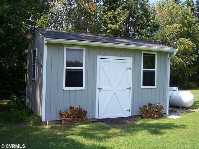 45 School St, Alberta, VA 23821 photo 10