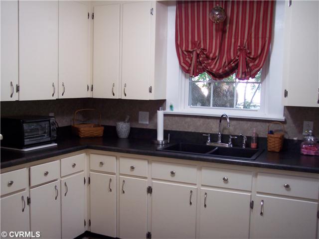 45 School St, Alberta, VA 23821 photo 4