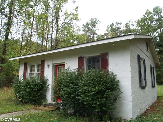 1840 S Waterside Dr, Lanexa, VA 23089 photo 1