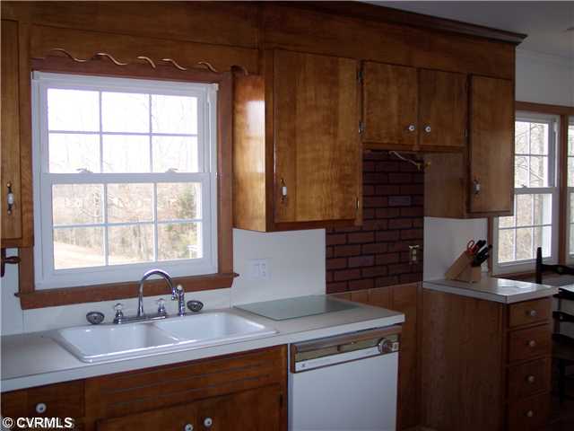 2292 Carters Point Rd, Buffalo Junction, VA 24529 photo 1