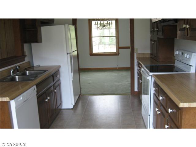 273 E Spring Forest Rd, King William, VA 23086 photo 2