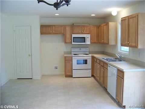 7602 Cypress Dr, Lanexa, VA 23089 photo 3
