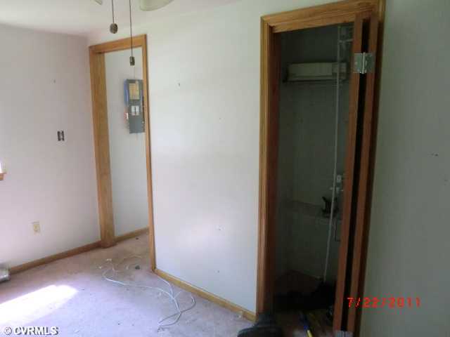 3842 Creekview Ln, Hayes, VA 23072 photo 1