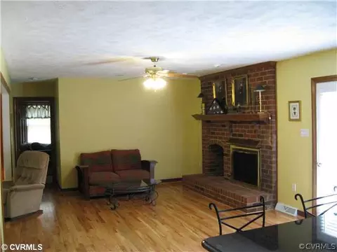 8473 Mount Eagle Rd, Ashland, VA 23005 photo 4