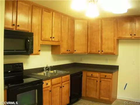 7100 Chateaugay Ln, Midlothian, VA 23112 photo 3