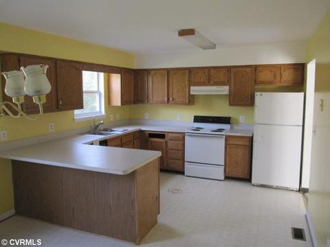 704 Eastham Rd, Bumpass, VA 23024 photo 3