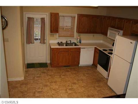 7000 Spring Trace Ter, Midlothian, VA 23112 photo 4