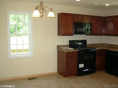 4628 Blackberry Patch Rd, Henrico, VA 23231 photo 3