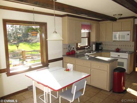 10147 Suzanne Dr, Mechanicsville, VA 23116 photo 2