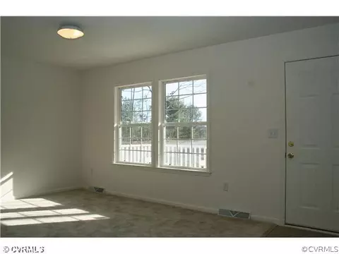 20456 Harris Dr, Sutherland, VA 23885 photo 3
