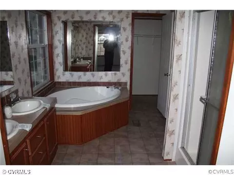 8860 Hobbs Mill Rd, Wilsons, VA 23894 photo 9