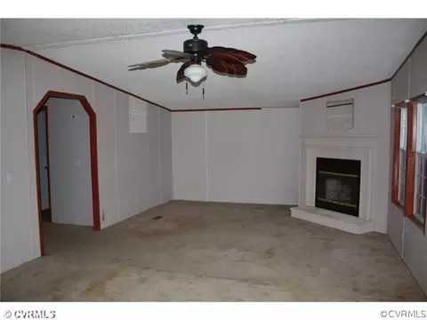 8860 Hobbs Mill Rd, Wilsons, VA 23894 photo 11