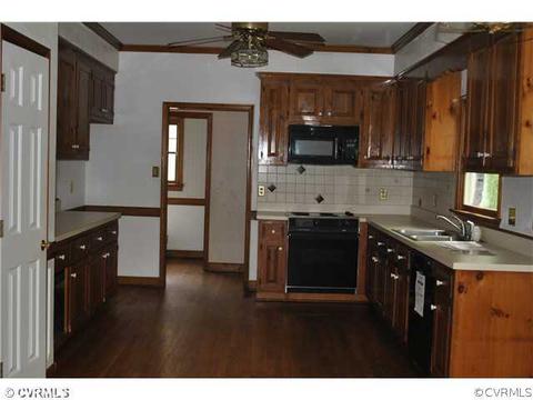 6302 Walnut Bend Dr, Midlothian, VA 23112 photo 2