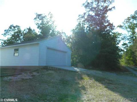 19140 S Crater Rd, Carson, VA 23830 photo 2