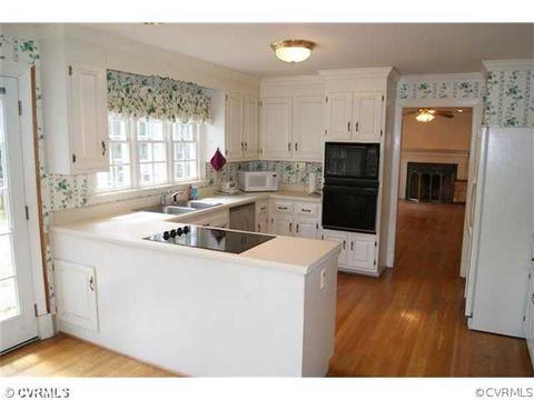 5703 Maple Brook Dr, Midlothian, VA 23112 photo 4