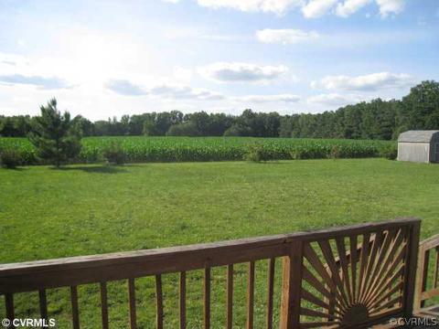 11293 Mandy Ln, Hanover, VA 23069 photo 3