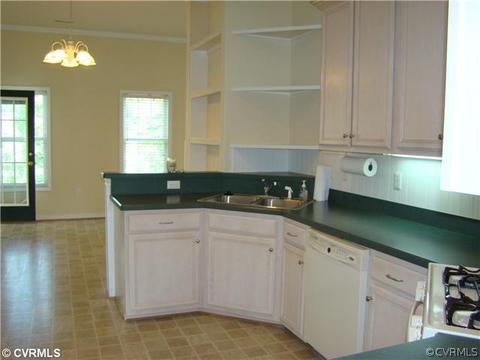 654 Krim Point Loop, Midlothian, VA 23114 photo 4
