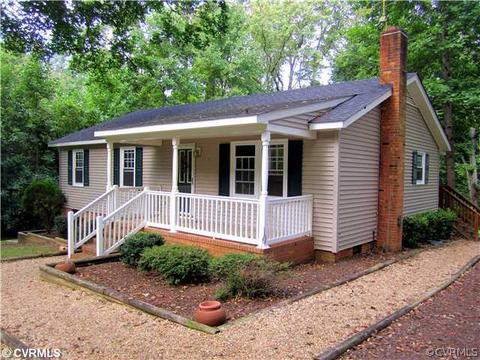 1017 Holly Grove Dr, Bumpass, VA 23024 photo 2
