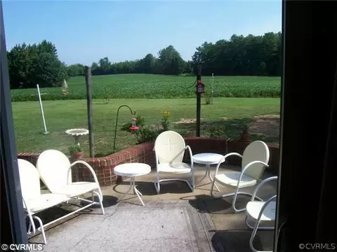 6908 Grubby Rd, Wilsons, VA 23894 photo 4