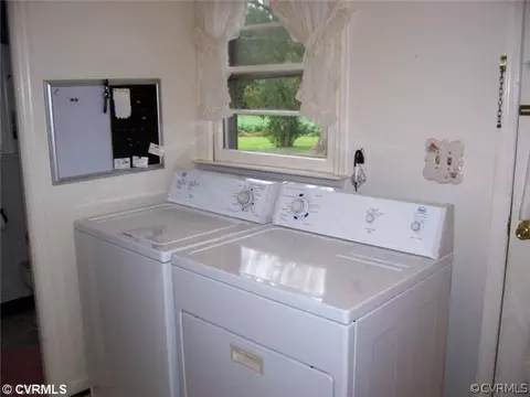 6908 Grubby Rd, Wilsons, VA 23894 photo 8