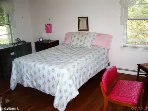 6908 Grubby Rd, Wilsons, VA 23894 photo 9