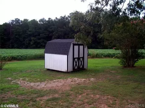 6908 Grubby Rd, Wilsons, VA 23894 photo 12