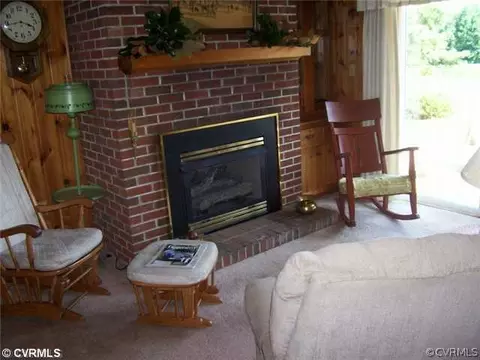6908 Grubby Rd, Wilsons, VA 23894 photo 6