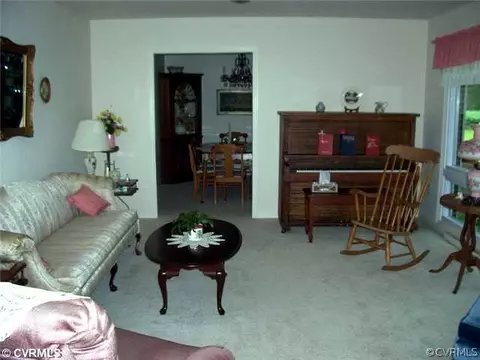 6908 Grubby Rd, Wilsons, VA 23894 photo 5