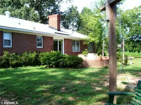 6908 Grubby Rd, Wilsons, VA 23894 photo 3