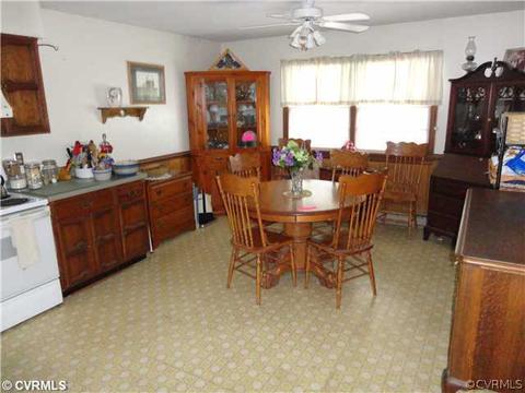 2941 Delfin Rd, Midlothian, VA 23112 photo 2