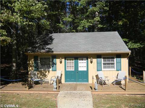2716 Parkhouse Ct, Sandy Hook, VA 23153 photo 2