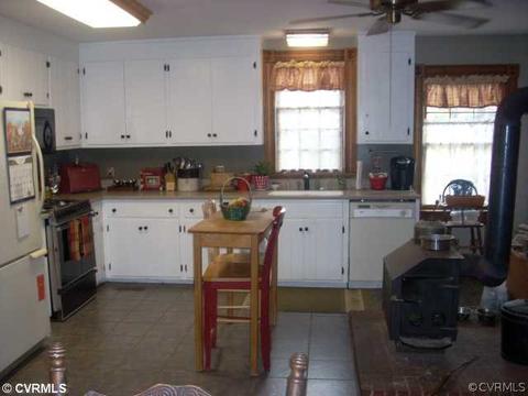 200 Third St, Mineral, VA 23117 photo 6